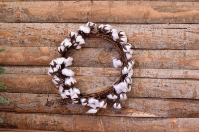 ΣΤΕΦΑΝΙ ΞΥΛΙΝΟ ΜΕ 32 ΑΝΘΗ ΒΑΜΒΑΚΙΟΥ 33CM