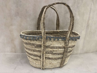 ΤΣΑΝΤΑ CORN HUSK 44*28CM ΓΚΡΙΖΑ POM POM
