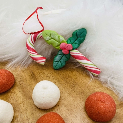 στολιδι clay dough candy cane με γκι 9*14.7cm