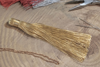 φουντα γυαλιστερη μονοχρωμη 12cm χρυσο 1τμχ